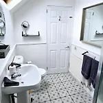 Gorgeous Two Bedroom Cottage, Pet Friendly! Holiday home