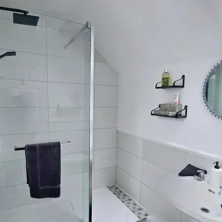 Holiday home Gorgeous Two Bedroom Cottage, Pet Friendly! *