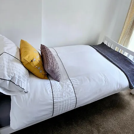 Gorgeous Two Bedroom Cottage, Pet Friendly! Holiday home *