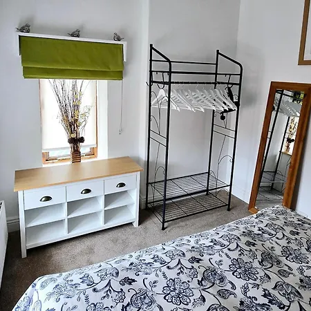 Gorgeous Two Bedroom Cottage, Pet Friendly! *