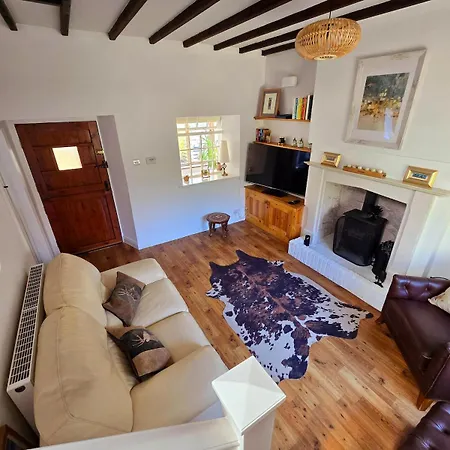 Gorgeous Two Bedroom Cottage, Pet Friendly! * Snainton