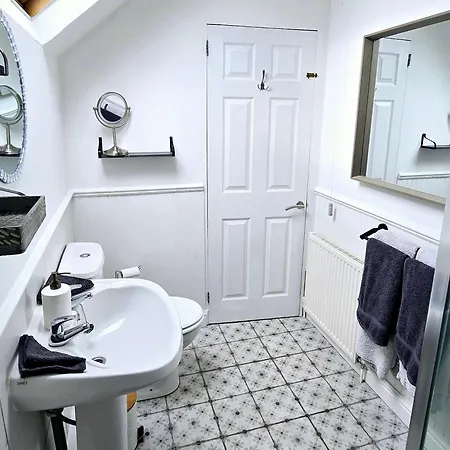 Gorgeous Two Bedroom Cottage, Pet Friendly! Casa de Férias